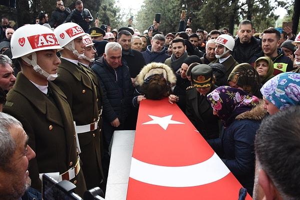Uzman Onbaşı Birhan Er'in naaşı, Tekirdağ'ın Çorlu ilçesinde toprağa verildi.