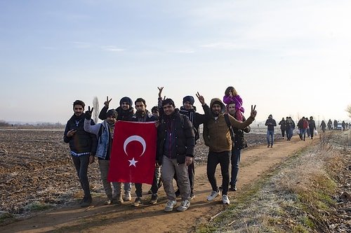 Göçmenlerin Umuda Yolcuğu 3. Gününde: Fotoğraflarla Sınırda Yaşananlar ????