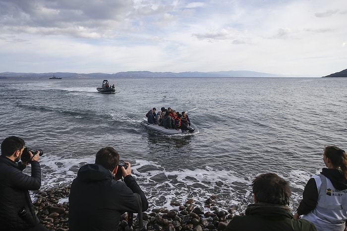 Midilli Açıklarında Göçmen Teknesi Alabora Oldu: Bir Çocuk Hayatını Kaybetti