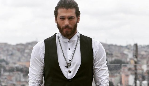 Ortaya atılan iddialara göre, Can Yaman geçtiğimiz kasım ayında gittiği bir mekanda, bir hayranını darp etmiş.