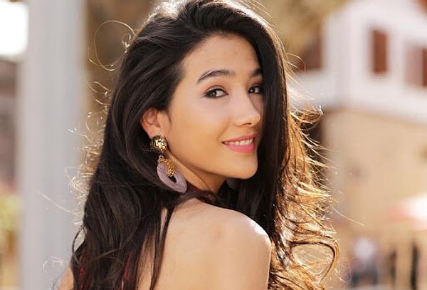 9. Айбуке Пусат