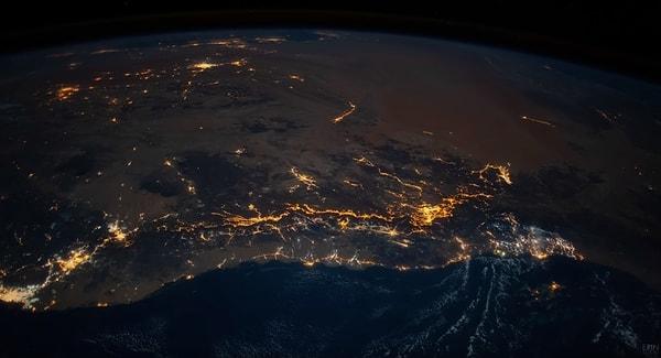 16. Uluslararası Uzay İstasyonu'ndan gece çekilen Suudi Arabistan'ın görüntüsü