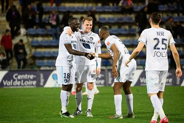 Fransa 2. Lig'inde Le Havre, deplasmanda Chateauroux'u 0-3'le geçti. Umut Meraş ve Ertuğrul Ersoy maçta 90 dakika görev yaptılar.