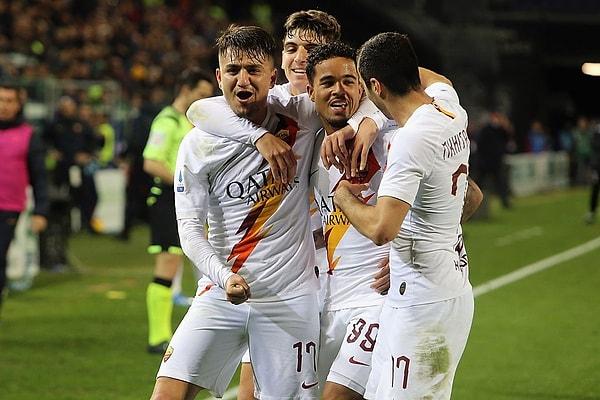 Roma'nın deplasmanda Cagliari'yi 3-4 yendiği maçta milli futbolcumuz Cengiz Ünder, 76 dakika görev yaptı.