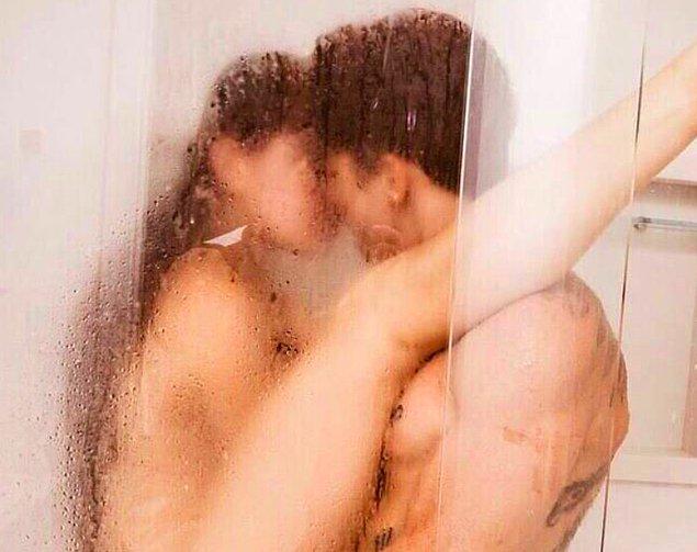7. Duşta seks yapmak çok zordur ama partneriniz, kadın ya da erkek fark etmez sırtını duvara dayalı şekilde durursa çok daha kolaylaşacaktır.