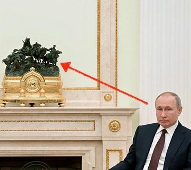 Putin ve Erdoğan'ın arasındaki bu heykel de Osmanlı'nın büyük kayıplar verdiği 93 Harbi'nde savaşan Rus askerlerini temsil ediyor.