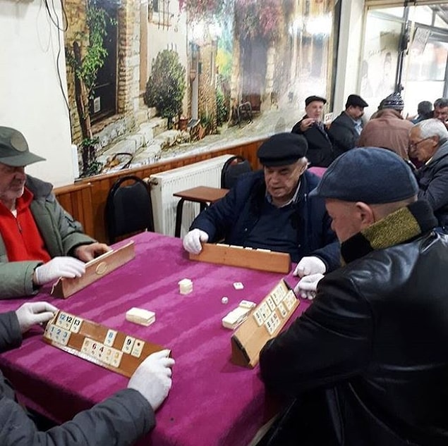 1. Başlatma Korona'ya seri oyna.