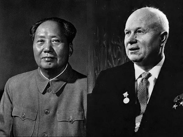 Tabii Rusya dünyanın en büyük güçlerinden biri. Çin dahil herkes bunun farkında. Neyse, 1958 yılında, Mao Zedong ve Nikita Khrushchev bir görüşme gerçekleştirmek için bir araya geliyor.