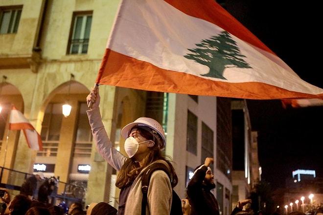 Ekonomik Kriz Nedeniyle Aylardır Protestolara Sahne Olan Lübnan 'İflas Ettiğini' Duyurdu