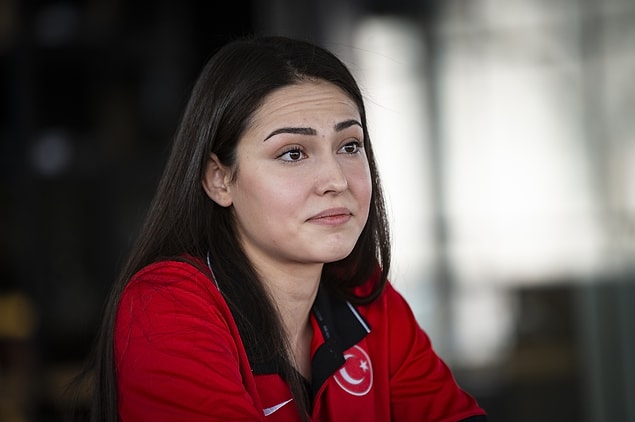 İrem Yaman, basın toplantısında yaptığı açıklamada 2020 Tokyo Olimpiyatları'na hak ettiği halde katılamama gibi bir durumla karşı karşıya olduğunu iddia etti.