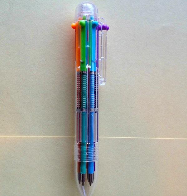 2. Hepimiz bu kalemin bütün renkleriyle aynı anda boyama yapmayı denemişizdir!