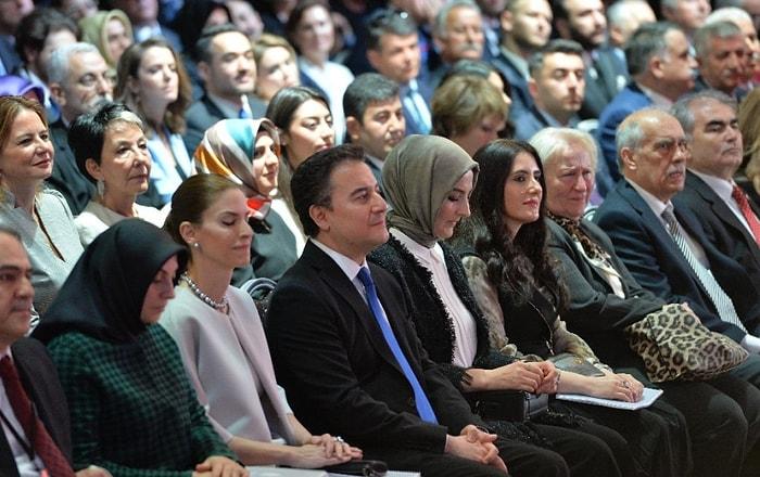 Akit Yazarı: 'Pusuda Bekleyen Ali Babacan'ın Partisi ile Koronavirüs de Türkiye'de Görünür Oldu'