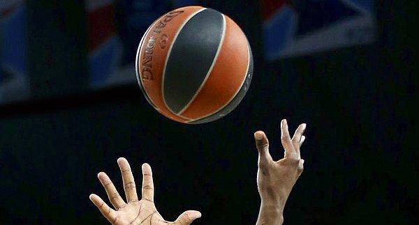 47. Uluslararası Basketbol Federasyonu (FIBA), yeni tip koronavirüs (Kovid-19) nedeniyle tüm maçların 13 Mart Cuma'dan itibaren ertelendiğini açıkladı.