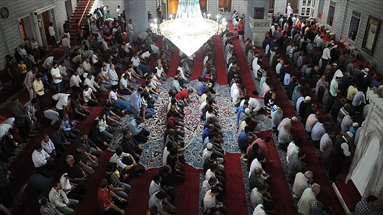 Din İşleri Yüksek Kurulu’ndan Koronavirüs Açıklaması: 'Cuma Namazı Yerine Evde Öğle Namazı Kılınabilir'