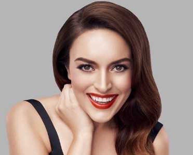 Ezgi Mola - Koç