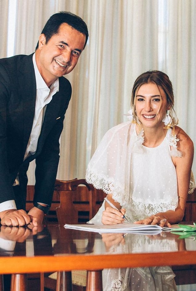 Acun Ilıcalı ile Şeyma Subaşı'nın yaklaşık 10 yıllık birlikteliklerinin ardından 1 yıl evli kalıp, ardından boşanmaya karar verdiklerini de hepimiz biliyoruz zaten. Acun Ilıcalı boşanmayla ilgili, "Şeyma'yla evliliğimizi kurtarmak için birkaç kez denedik ama kurtaramadık. İkimiz için de demek ki hayırlısı böyle." açıklamasını yapmıştı. İhanet iddialarını da yalanlamıştı. Kızları Melisa'nın velayeti önce anneye verilirken, daha sonra velayeti baba Acun Ilıcalı almıştı.