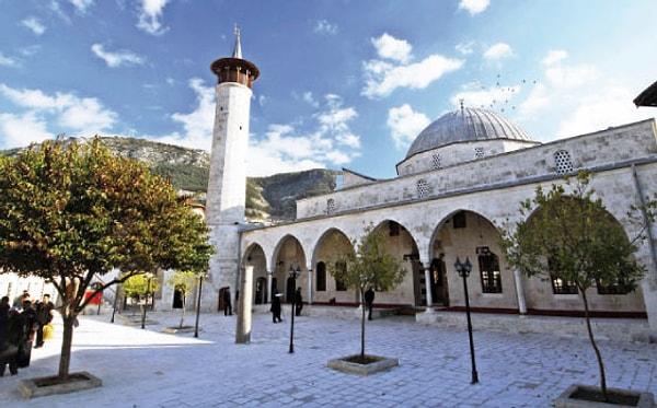 11. Türkiye sınırları içerisindeki en en en eski cami olan Habib-i Neccar Camii'yi ziyaret edin.