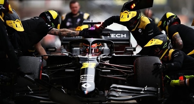 26. Formula 1'de sezonun ilk yarışı Avustralya GP'nin iptal edilmesinin ardından Bahreyn ve Vietnam yarışları da ertelendi.