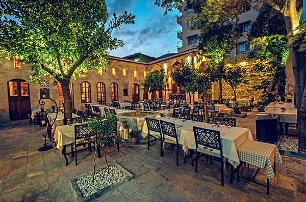 17. Hatay'daki en güzel konaklarından, Konak Restaurant'ta muhteşem bir gece geçirin.