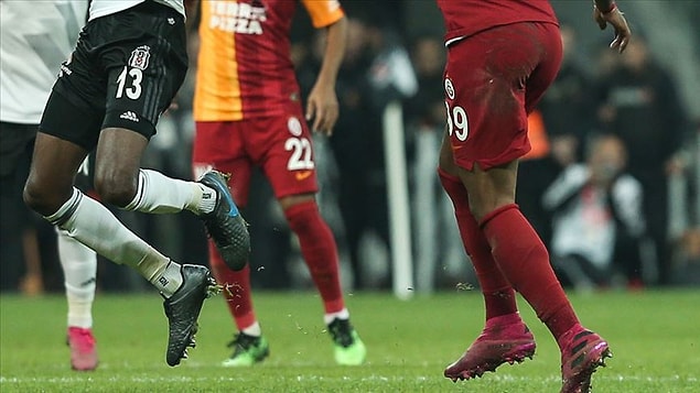 Spor müsabakalarının nisan ayı sonuna kadar seyircisiz oynanması kararlaştırıldı.