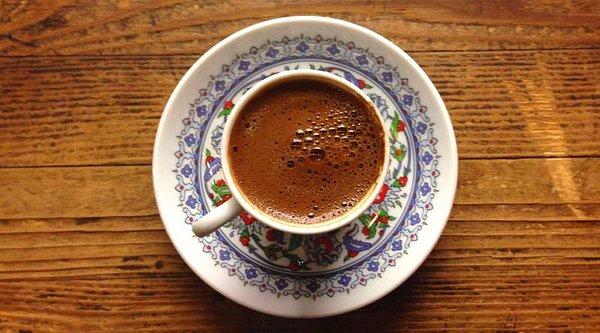 8. Evde Türk kahvesi yapılıyorsa köpüğü az olanı ev sahibi içer.