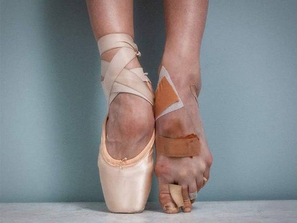 4. А так выглядят ноги балерин.