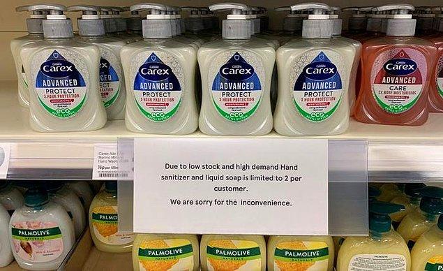 Dünya çapında hükumetlerin getirdiği bazı kısıtlamalar ise tamamen vatandaşların yararı için, örneğin İngiltere'de makarna, süt ve anti-bakteriyel jel satışına kota kondu.
