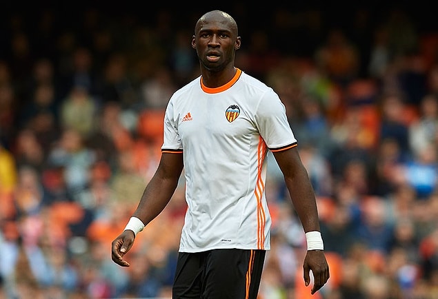 24. Eliaquim Mangala - Valencia