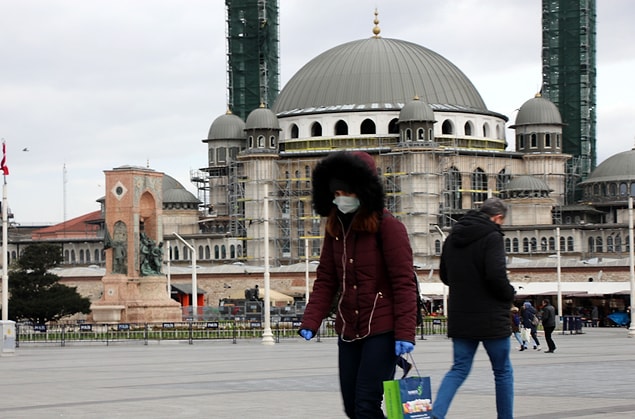 %17'lik oran hafta içindeki mesai günlerinde yaklaşık 750 bin kişinin toplu taşıma kullanımından vazgeçtiğini gösteriyor.