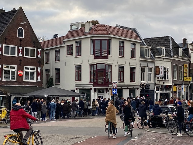 Hollanda'da Koronavirüs vaka sayısı 1135'e, ölü sayısı ise 20’ye yükseldi.