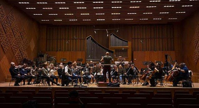 7. Cumhurbaşkanlığı Senfoni Orkestrası'nın biletleri anında tükenen müthiş konserleri TRT 2'nin YouTube kanalında yayınlanıyor.