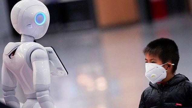 Zhejiang Halk Hastanesi’nde ise bir robot, enfekte olan hastayı teşhis etmeyi başardı.
