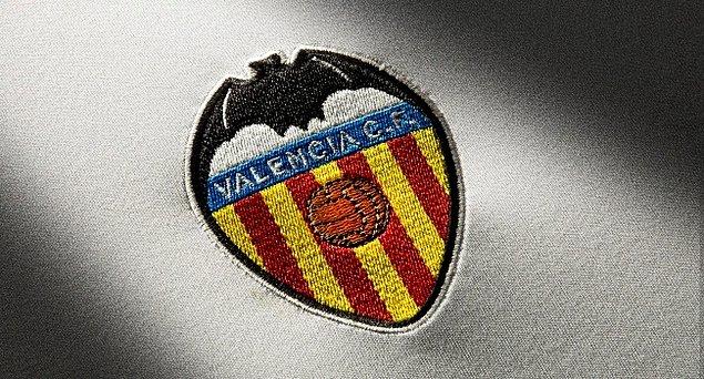 45. Valencia kulübünde, 10'u futbolcu olmak üzere toplam 25 kişinin koronavirüs testi pozitif çıktı.