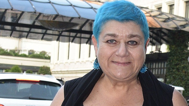 Uzun süre önce Türkiyeden ayrılarak İtalya'ya yerleşen Serra Yılmaz'ın, koronavirüs salgını nedeniyle Türkiyeye dönmek istediği iddia edilmişti hatta. Ancak Yılmaz'ın böyle bir talebinin olmadığı ve Floransa'da ev karantinasında olduğu öğrenilmişti.