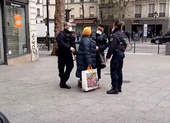 Karantina Konusunda Uyarılan Kadın Polislerin Suratına Öksürdü!