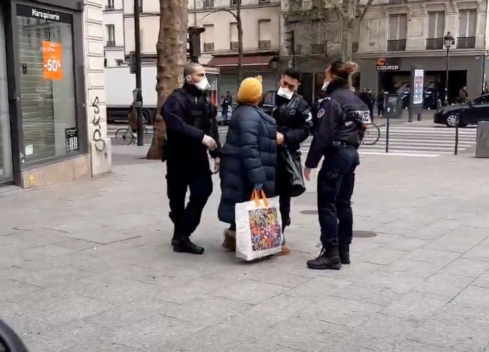 Karantina Konusunda Uyarılan Kadın Polislerin Suratına Öksürdü!