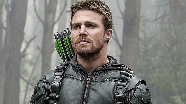 14. Stephen Amell, Arrowverse'e dönmeyi düşünmediğini açıkladı.