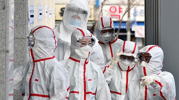 С этой точки зрения можно сказать, что этот вымышленный вирус из фильма больше напоминает испанский грипп, который убил более 50 миллионов человек. Те, кто смотрел фильм, знают, что этот вирус убил 90 миллионов человек по всему миру.