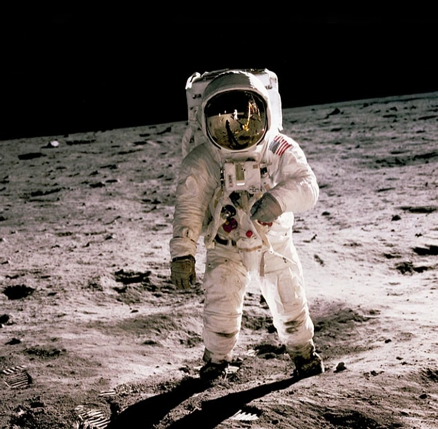 3. "Şu anda uzayda olan astronotlar büyük bir olasılıkla kendilerini çok güvende hissediyorlardır."
