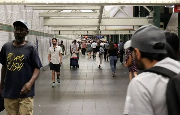 7. Метро летом прошлого года: