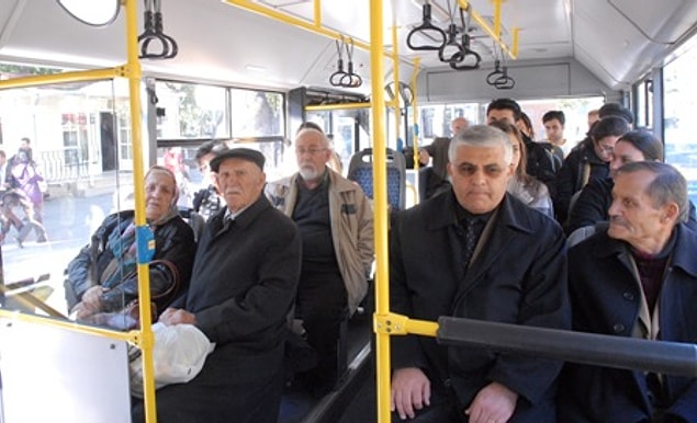 “Yaşlı vatandaşlarımız elzem olmadıkça toplu taşıma araçlarından uzak dursun"