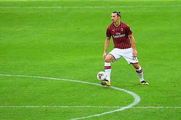 3. Zlatan Ibrahimovic, İtalya'da koronavirüsle mücadele kapsamında bir bağış kampanyası başlattı ve 100 bin euro bağışladı.