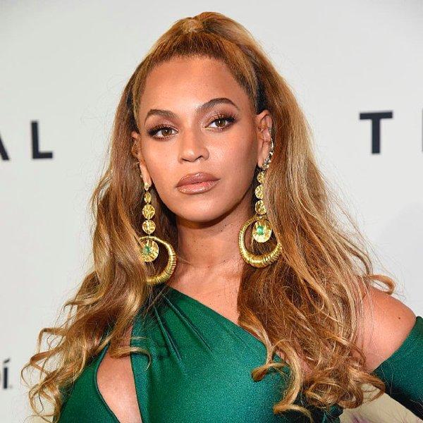 11. Beyonce cinsel ilişkiye girmek için evlenmeyi bekleyen ünlülerden bir tanesi.
