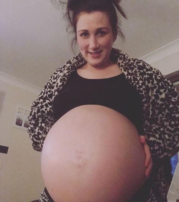 5. 34 haftalık hamile ve üçüz bebeklerini bekliyor.