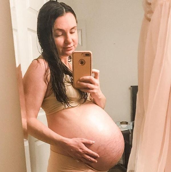 8. 30 haftalık hamile ve üçüz bebeklerini bekliyor.