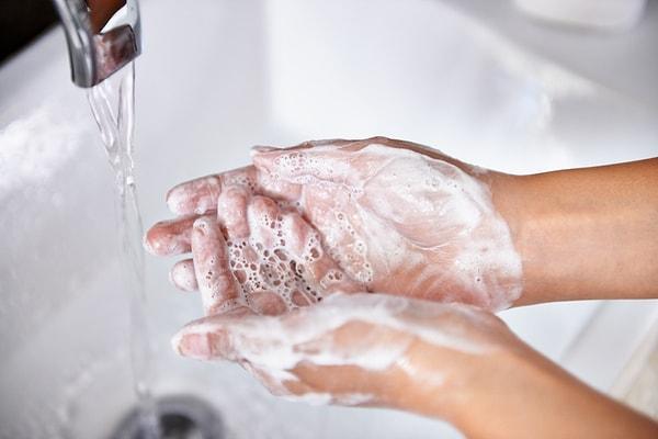 3. Sık el yıkamamak veya sabun kullanmamak.
