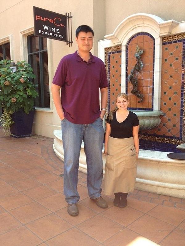 1. "Yao Ming, kız arkadaşımın çalıştığı restoranı ziyaret etmiş."