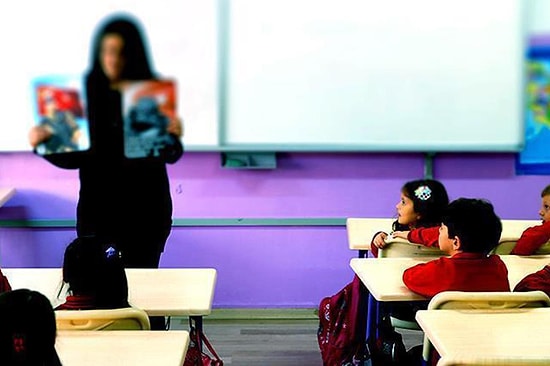 Eğitime Verilen Ara Nedeniyle Mağdur Olan Binlerce Ücretli Öğretmen Soruyor: 'Taş mı Yiyelim?'