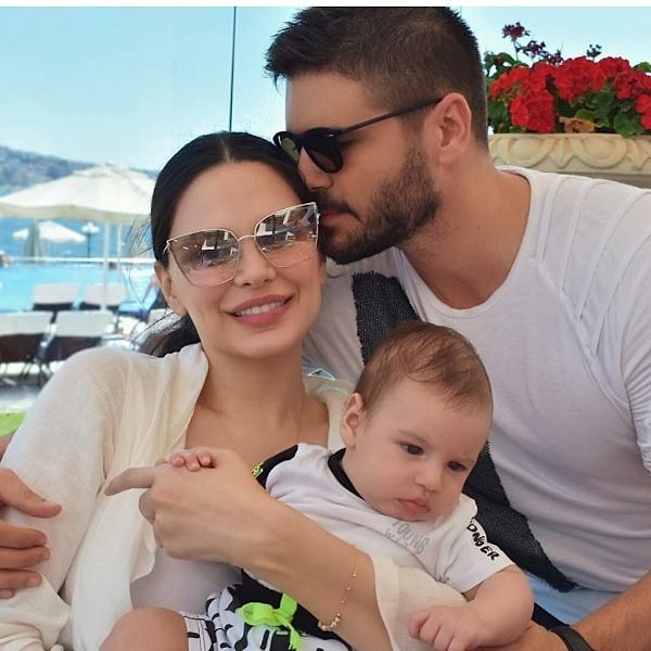 2. Толгахан Сайышман и Алмеда Абази также решили не брать плату за аренду со своих квартиросъемщиков в течение двух месяцев