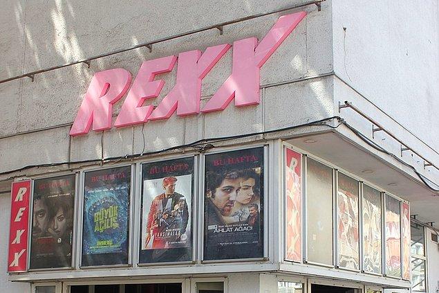 10. 1961 yılında açılan, Kadıköy’ün köklü sineması Rexx, bu ay itibarıyla gösterim faaliyetlerine son verdi. Sinemanın tahliyesine başlandı.